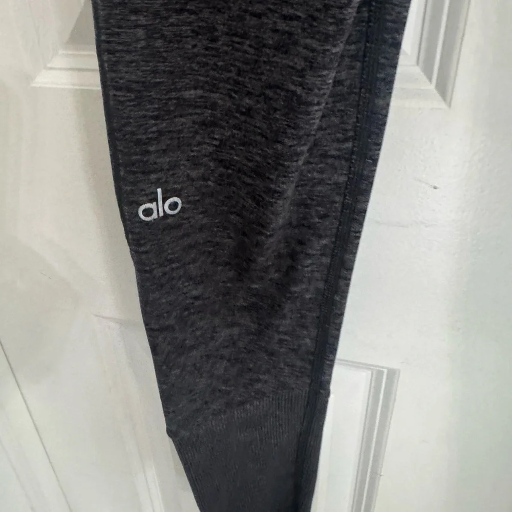 ALO Dark Gray Active Leggings